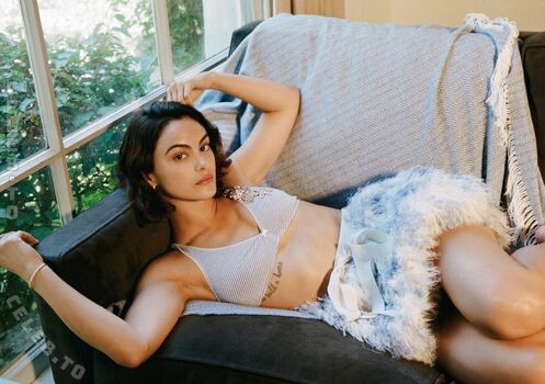 Camila Mendes