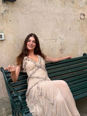 Full leaked Camila morrone private photo