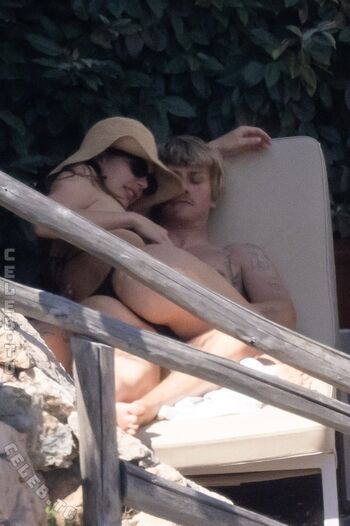 Full leaked Camila morrone private photo
