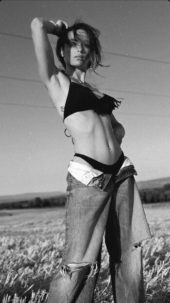 Full leaked Capucine anav private photo