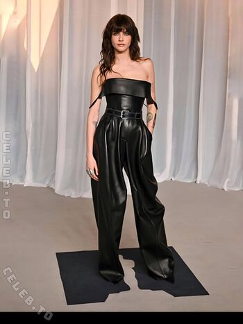 Full leaked Cara delevingne private photo