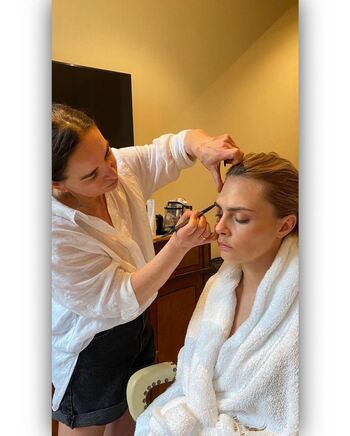 Full leaked Cara delevingne private photo