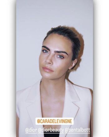 Full leaked Cara delevingne private photo