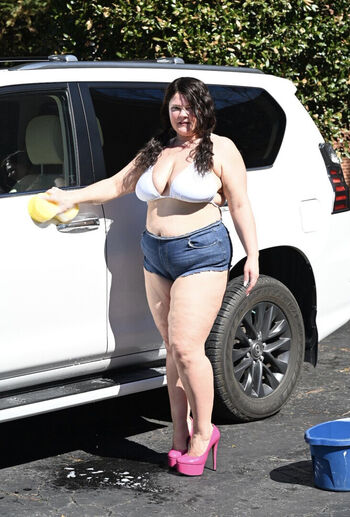 Full leaked Caralinesadventure private photo