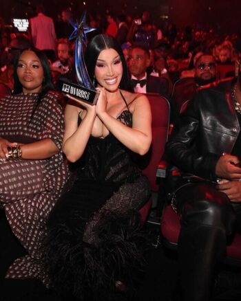 Full leaked Cardi b  page private photo