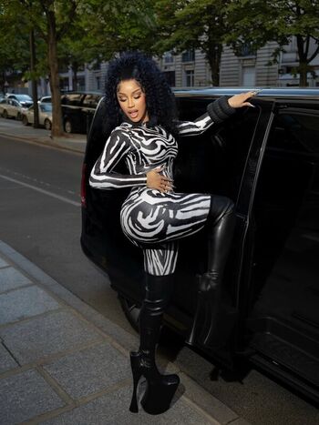 Full leaked Cardi b page private photo