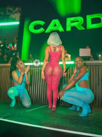 Full leaked Cardi b private photo
