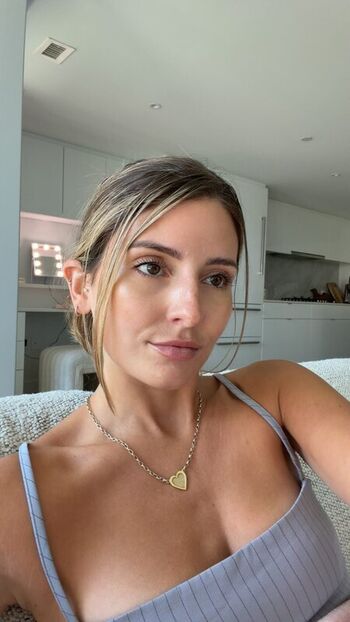 Full leaked Carla bezanson private photo