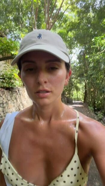 Full leaked Carla bezanson private photo