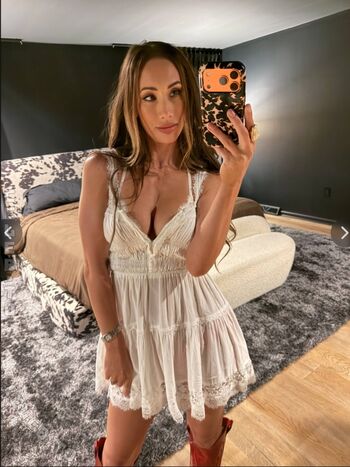 Full leaked Carmella private photo