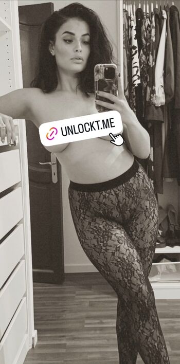 Full leaked Caroline modele page private photo