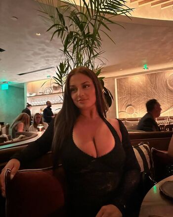 Full leaked Caroline smith private photo