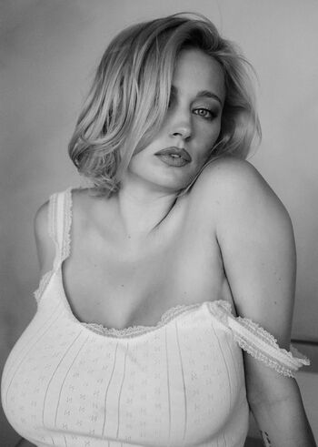 Full leaked Caroline vreeland private photo