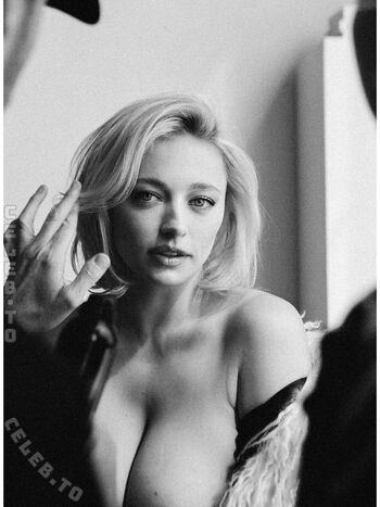 Full leaked Caroline vreeland private photo