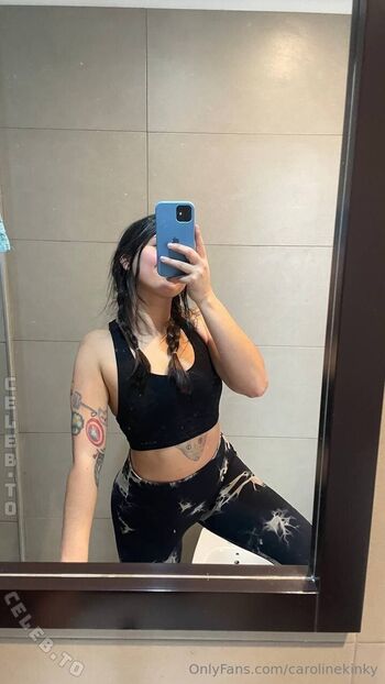 Full leaked Carolinekinky private photo