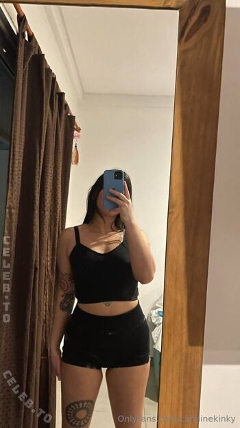 Full leaked Carolinekinky private photo