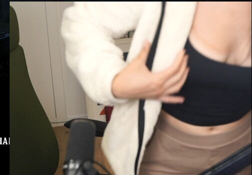 Full leaked Carolinekwan private photo