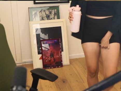 Full leaked Carolinekwan private photo