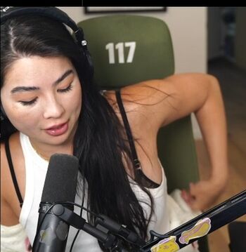 Full leaked Carolinekwan page private photo