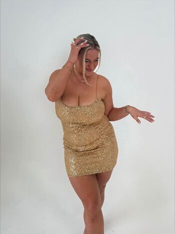 Carys whittaker / busybeecarys