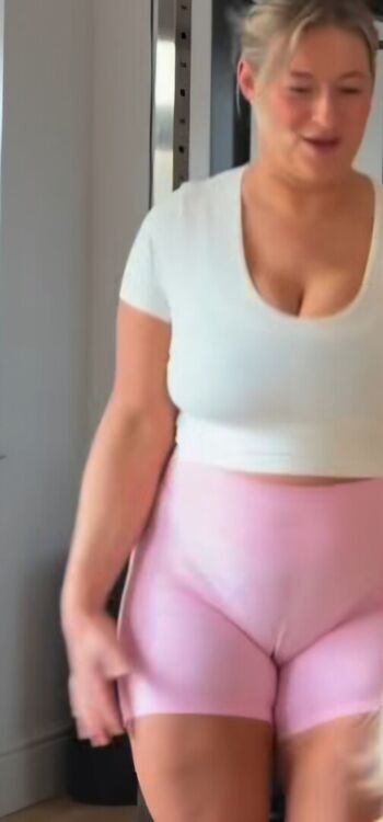 Carys whittaker / busybeecarys