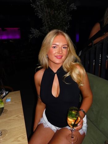 Full leaked Cassiedavidsonx private photo
