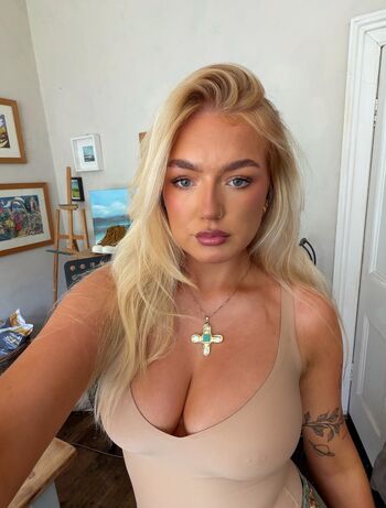 Full leaked Cassiedavidsonx private photo