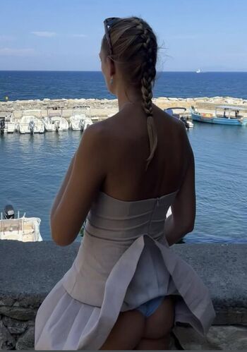 Full leaked Cecile fourrier private photo