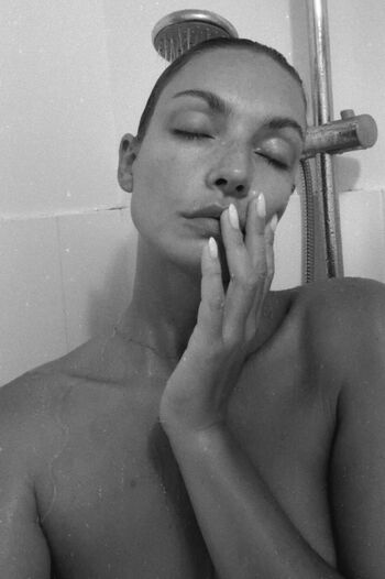 Full leaked Cecile fourrier private photo