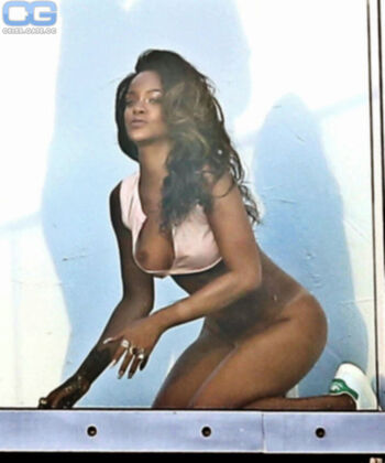 Full leaked Celebrity boobs private photo