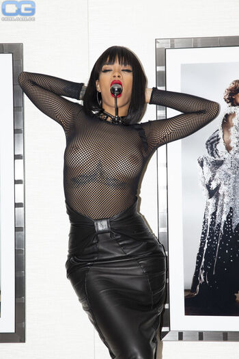 Full leaked Celebrity boobs private photo