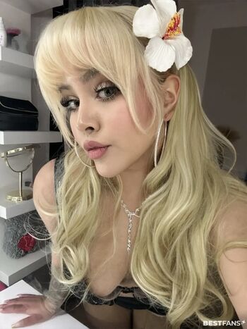 Celina_x31