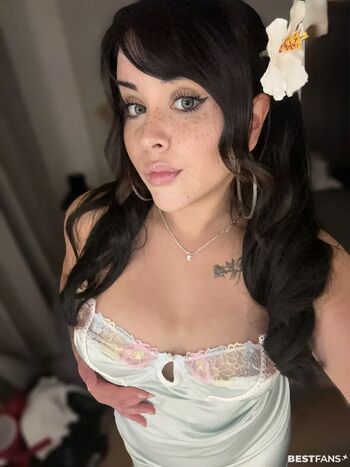 Celina_x31