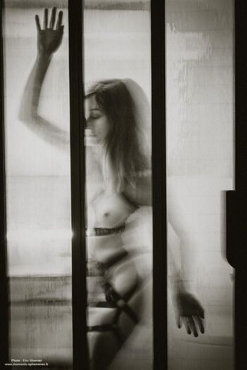 Full leaked Celine in frame private photo
