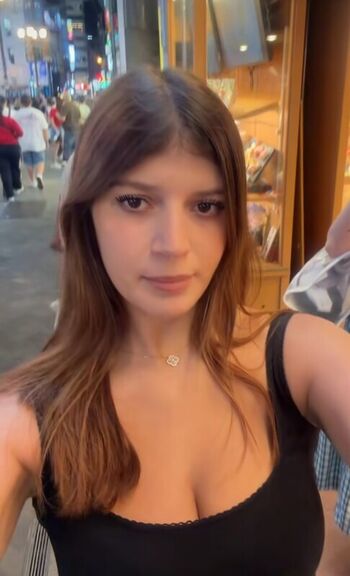 Full leaked Chadianari private photo
