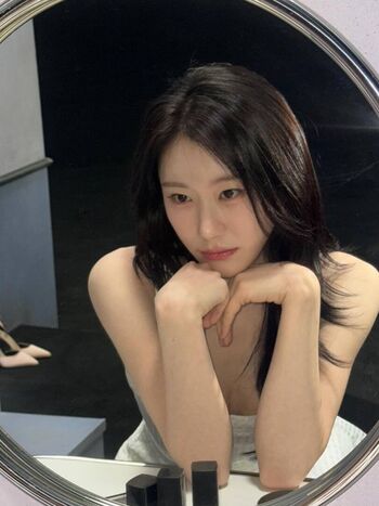 Full leaked Chaeryeong page private photo