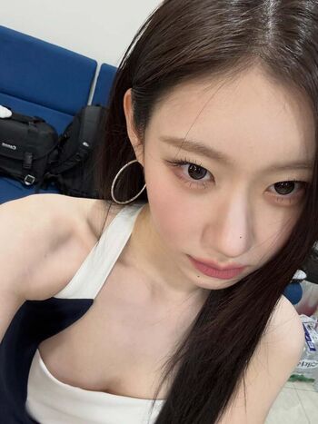 Full leaked Chaeryeong private photo