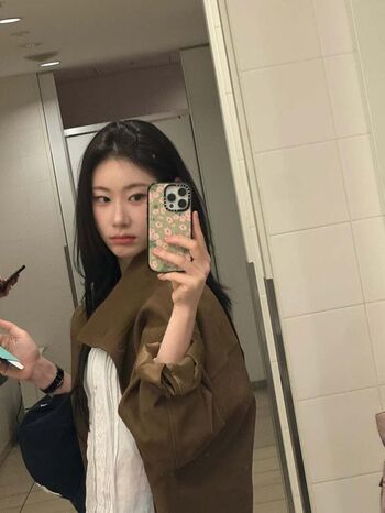Full leaked Chaeryeong private photo