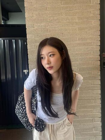 Full leaked Chaeryeong private photo