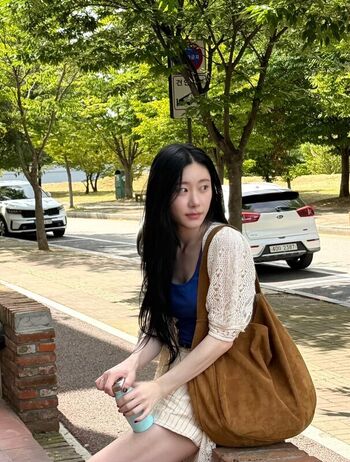 Full leaked Chaeryeong private photo