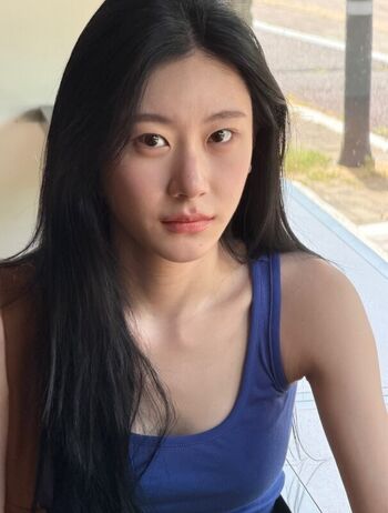 Full leaked Chaeryeong private photo