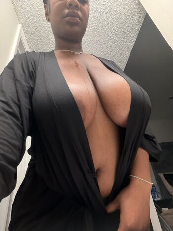 Full leaked Champayn e private photo
