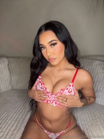 chaneloxoxo