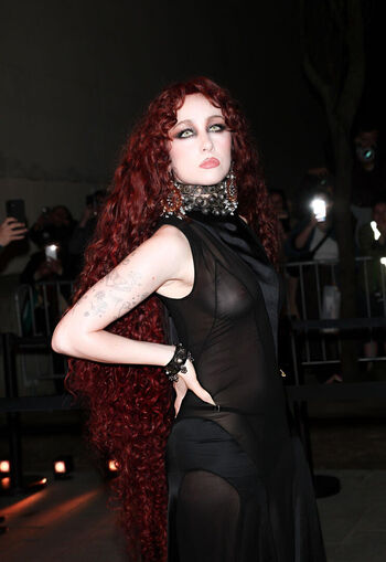 Full leaked Chappell roan page private photo