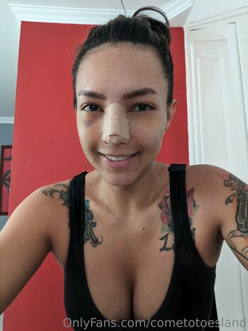 Charlene_soles/cometotoesland