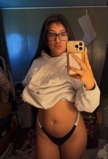 Full leaked Charleneee private photo