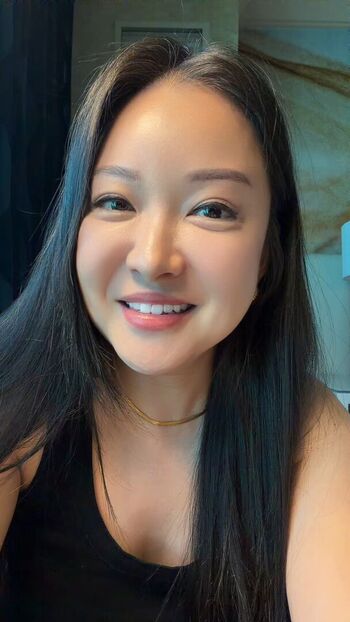 Full leaked Charlet chung private photo