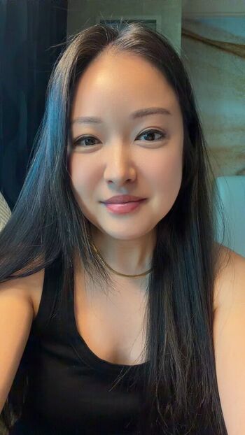 Full leaked Charlet chung private photo