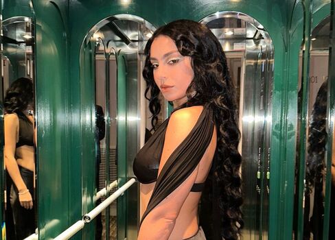 Full leaked Charli xc private photo