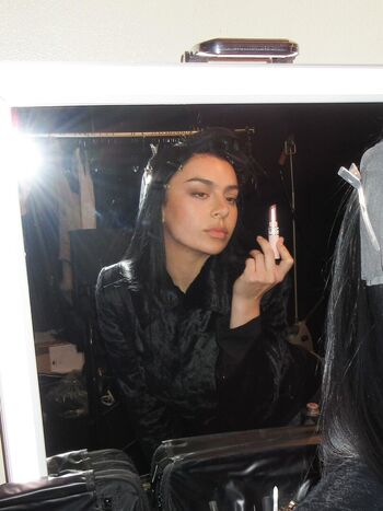 Full leaked Charli xcx private photo